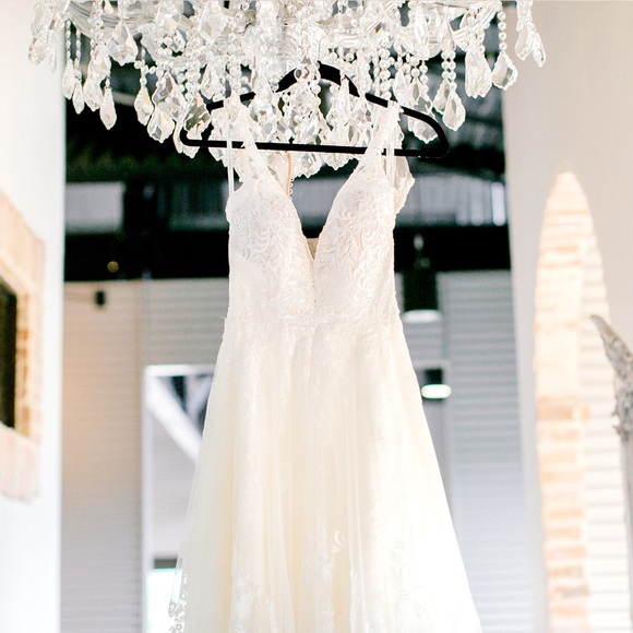 Martina Liana Wedding Dress Style 848 - Picture 10 of 12